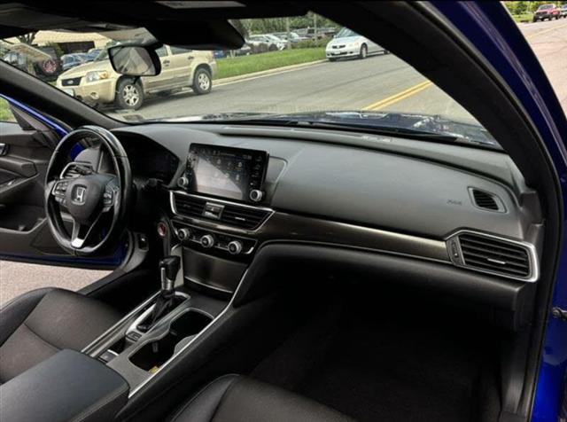Photo of 2019 Platinum White Pearl Honda Accord