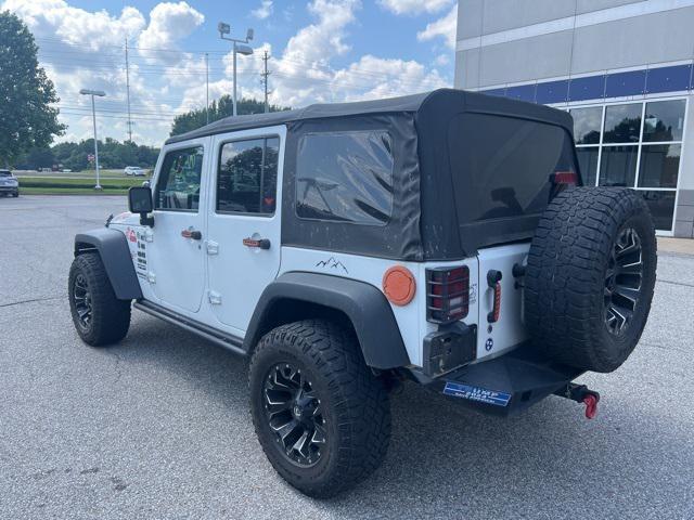 Photo of 2017 Bright White Clearcoat Jeep Wrangler Unlimited
