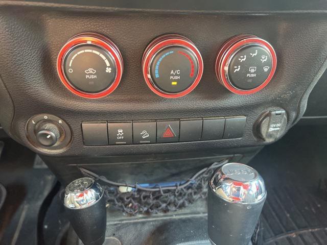 Photo of 2017 Bright White Clearcoat Jeep Wrangler Unlimited