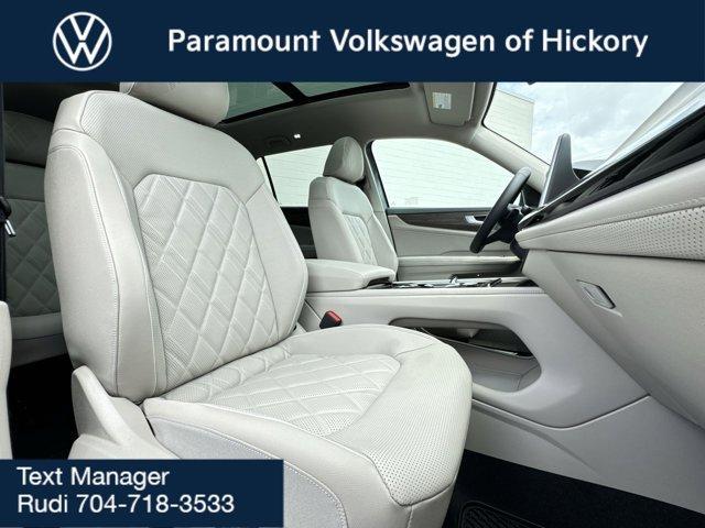 Photo of 2025 Pure Gray Volkswagen Atlas