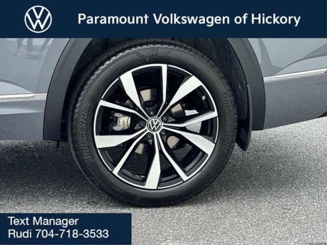 Photo of 2025 Pure Gray Volkswagen Atlas