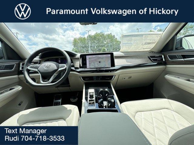 Photo of 2025 Pure Gray Volkswagen Atlas