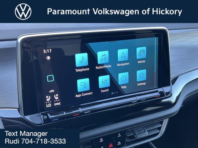 Photo of 2025 Pure White Volkswagen Atlas Cross Sport