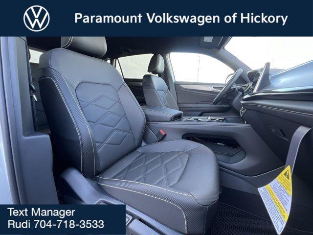 Photo of 2025 Pure White Volkswagen Atlas Cross Sport