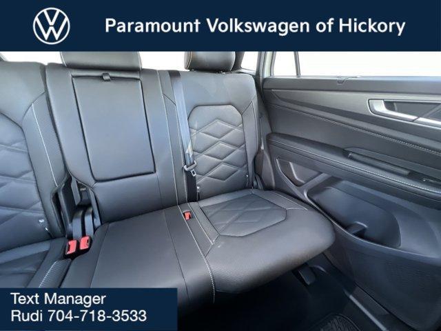 Photo of 2025 Pure White Volkswagen Atlas Cross Sport