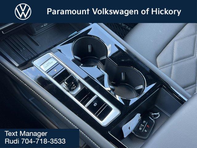Photo of 2025 Pure White Volkswagen Atlas Cross Sport