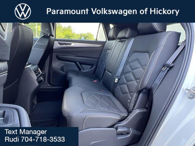 Photo of 2025 Pure White Volkswagen Atlas Cross Sport
