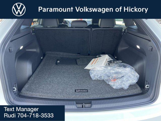 Photo of 2025 Pure White Volkswagen Atlas Cross Sport