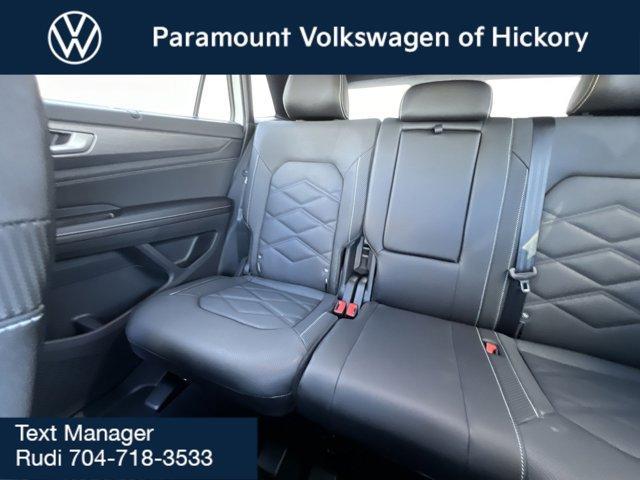 Photo of 2025 Pure White Volkswagen Atlas Cross Sport