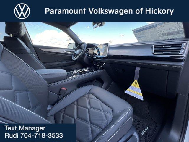 Photo of 2025 Pure White Volkswagen Atlas Cross Sport