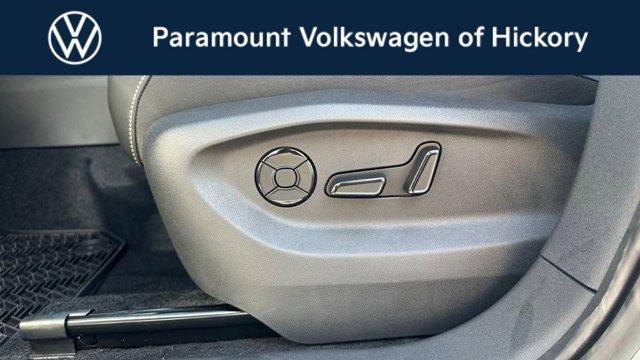 Photo of 2025 Pure White Volkswagen Tiguan