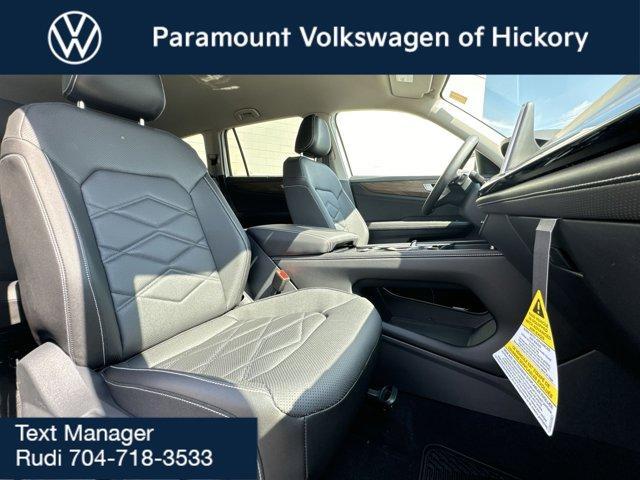 Photo of 2025 Pure White Volkswagen Atlas