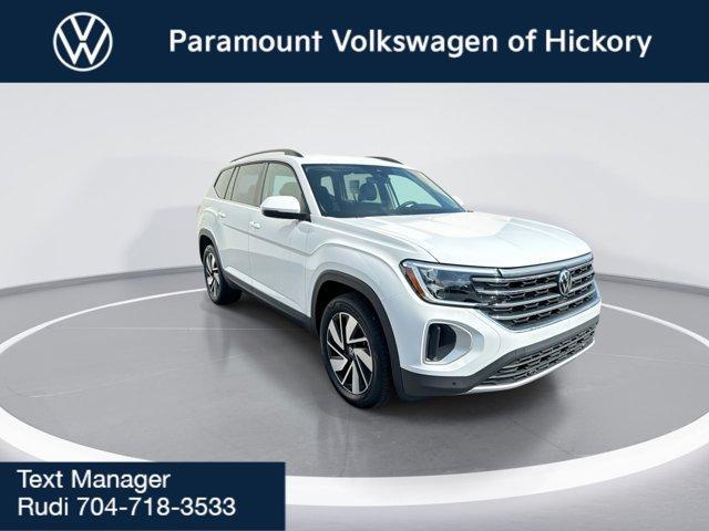 Photo of 2025 Pure White Volkswagen Atlas