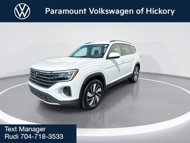 Photo of 2025 Pure White Volkswagen Atlas