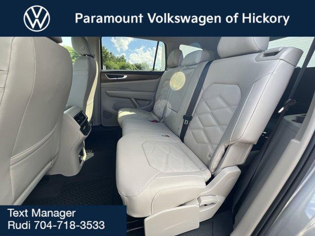 Photo of 2025 Silver Mist Metallic Volkswagen Atlas