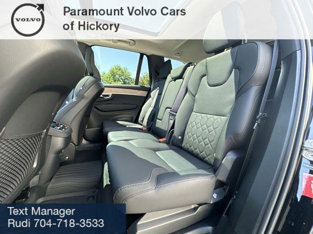 Photo of 2025 Onyx Black Metallic Volvo XC90
