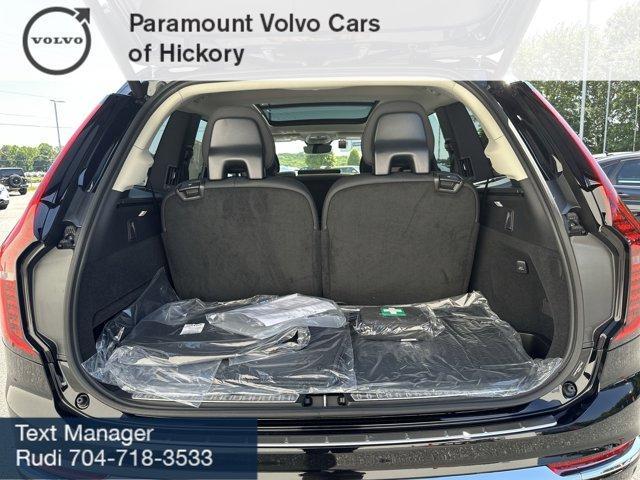 Photo of 2025 Onyx Black Metallic Volvo XC90