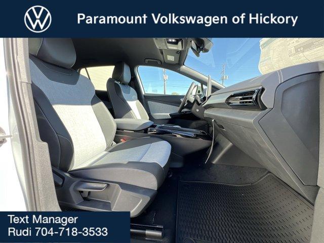 Photo of 2025 Pure White Volkswagen ID.4