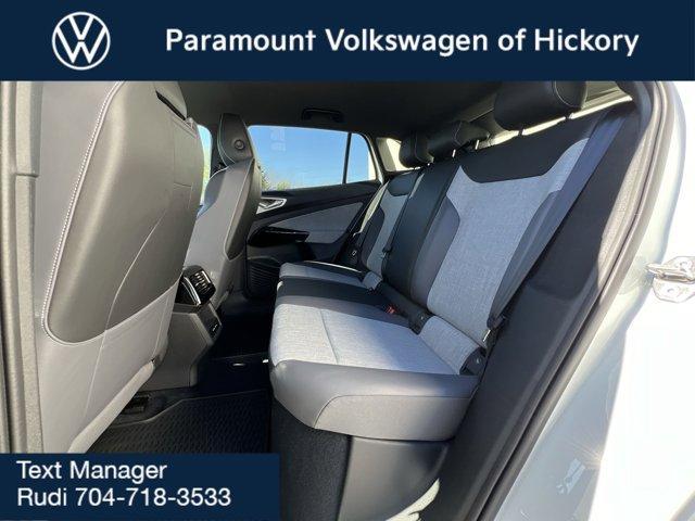 Photo of 2025 Pure White Volkswagen ID.4