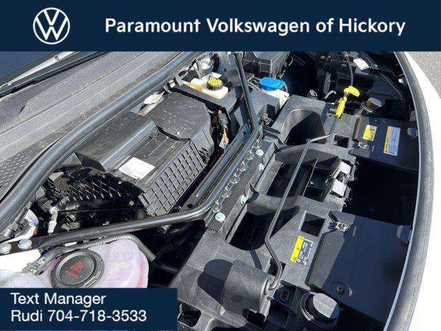 Photo of 2025 Pure White Volkswagen ID.4