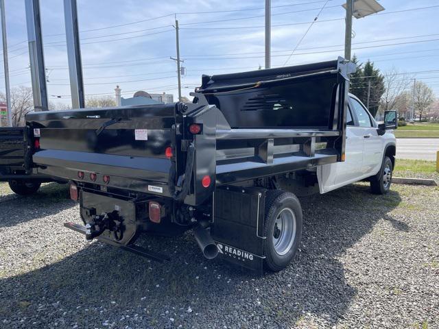 Photo of 2025 Summit White Chevrolet Silverado 3500