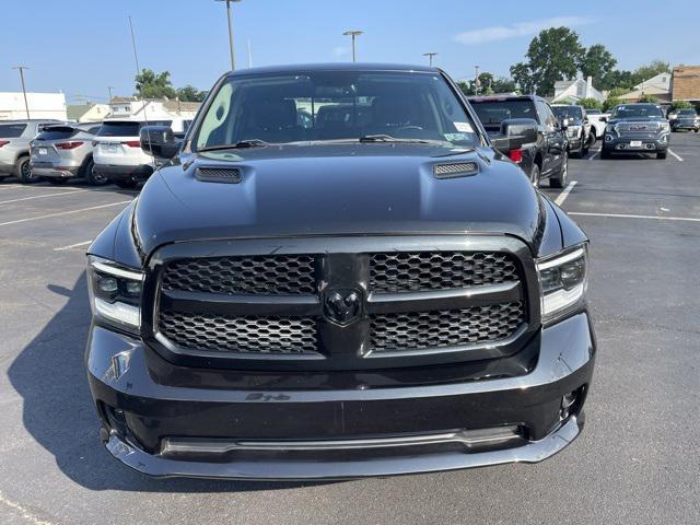 Photo of 2017 Brilliant Black Crystal Pearlcoat RAM 1500