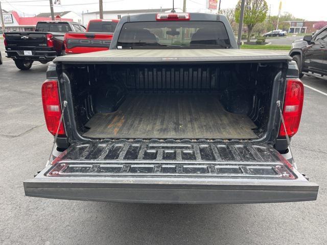 Photo of 2017 Graphite Metallic Chevrolet Colorado