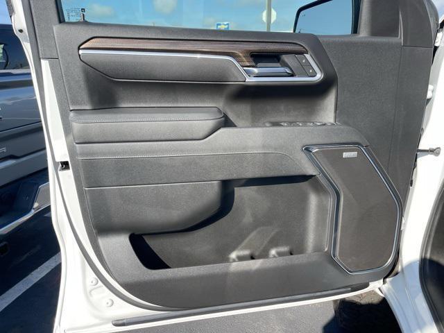 Photo of 2025 Summit White Chevrolet Silverado 1500