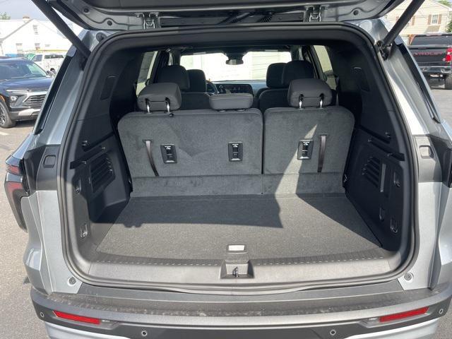 Photo of 2025 Sterling Gray Metallic Chevrolet Traverse