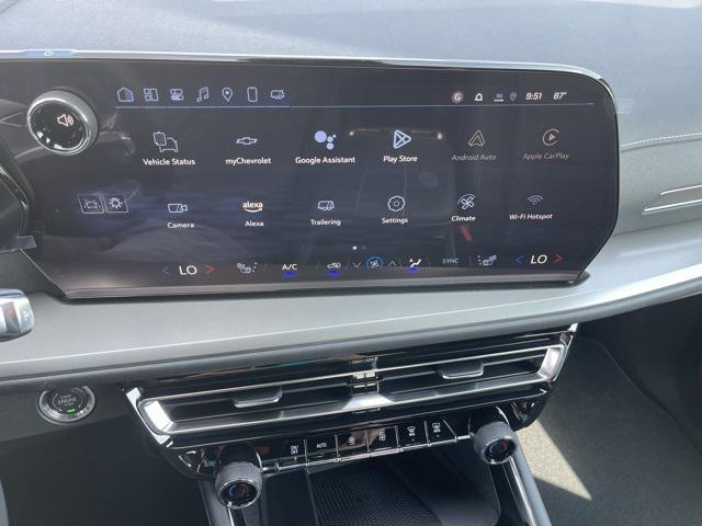 Photo of 2025 Sterling Gray Metallic Chevrolet Traverse