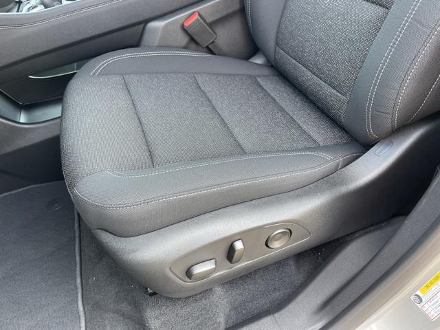Photo of 2025 Sterling Gray Metallic Chevrolet Traverse
