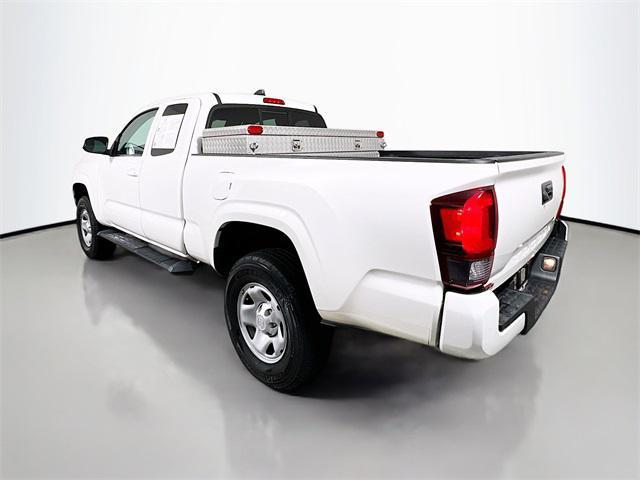 Photo of 2020 Super White Toyota Tacoma