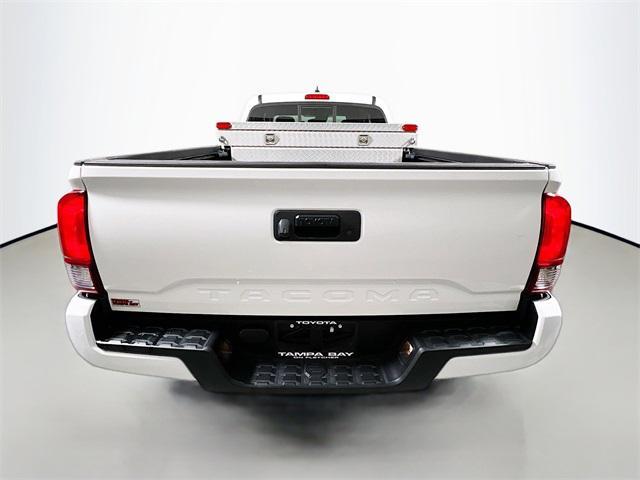 Photo of 2020 Super White Toyota Tacoma