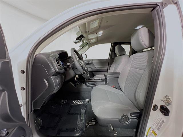 Photo of 2020 Super White Toyota Tacoma