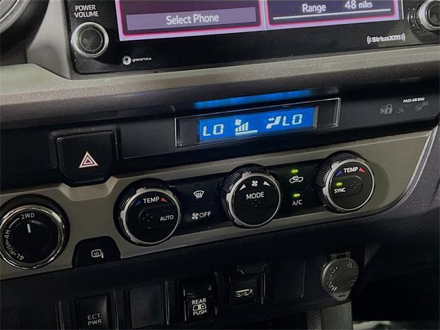 Photo of 2022 White Toyota Tacoma