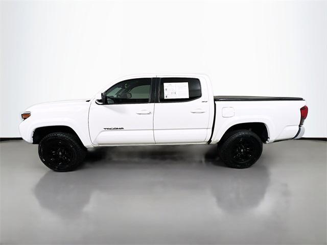 Photo of 2022 White Toyota Tacoma