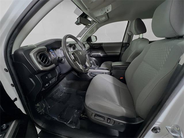 Photo of 2022 White Toyota Tacoma