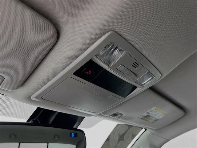 Photo of 2022 White Toyota Tacoma