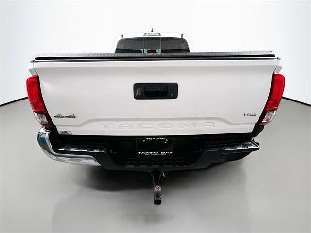 Photo of 2022 White Toyota Tacoma