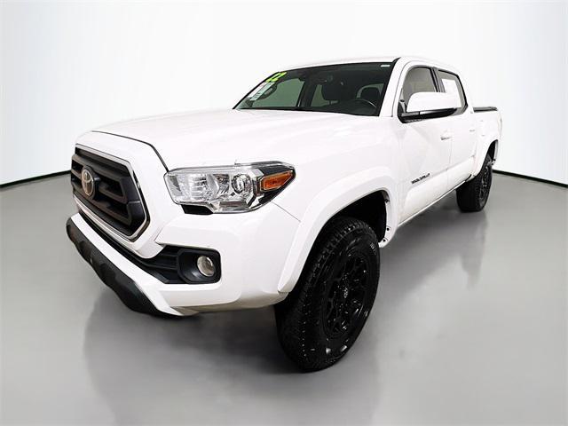Photo of 2022 White Toyota Tacoma