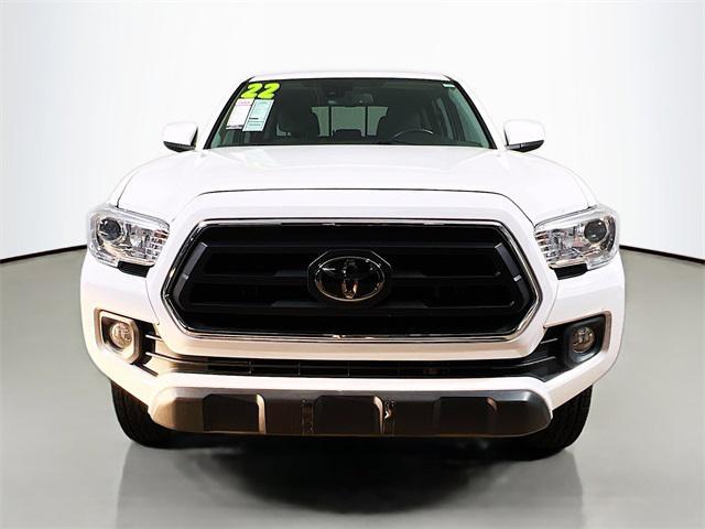 Photo of 2022 White Toyota Tacoma