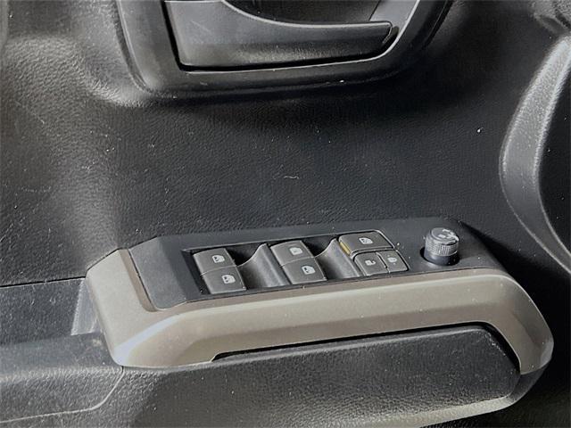 Photo of 2022 White Toyota Tacoma