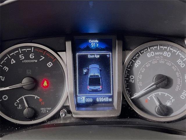 Photo of 2022 White Toyota Tacoma