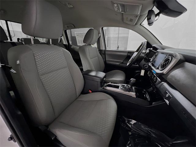 Photo of 2022 White Toyota Tacoma