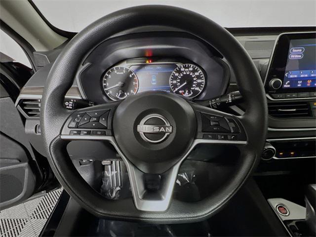 Photo of 2024 Super Black Nissan Altima