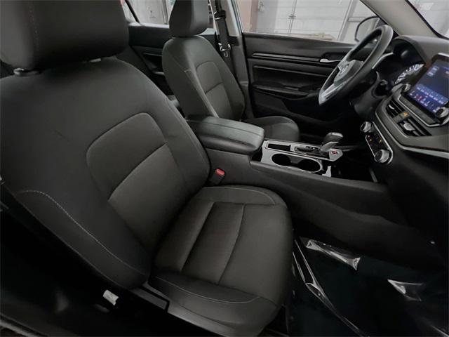 Photo of 2024 Super Black Nissan Altima