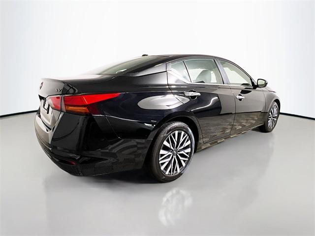 Photo of 2024 Super Black Nissan Altima