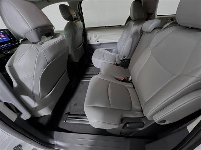 Photo of 2023 Pear Toyota Sienna