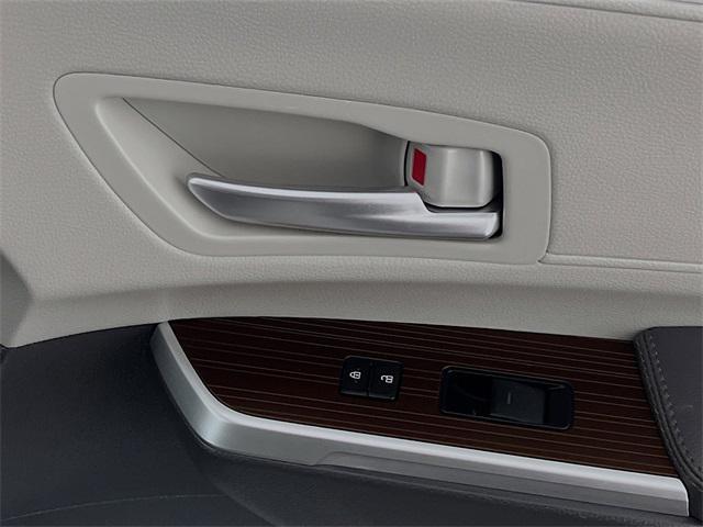 Photo of 2023 Pear Toyota Sienna