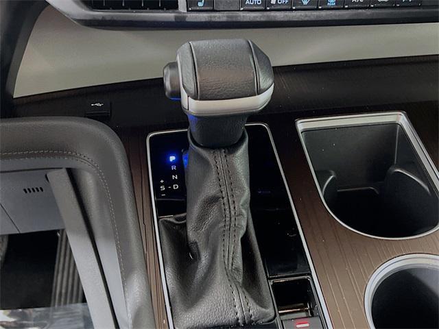 Photo of 2023 Pear Toyota Sienna